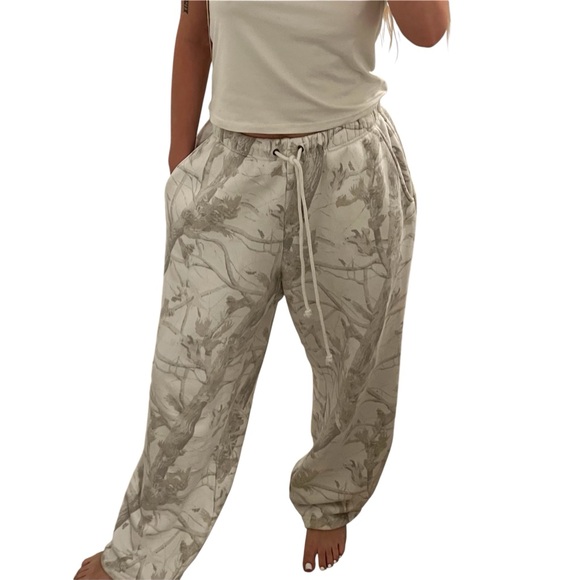 Dairy boy camo sweats - Picture 2 of 4